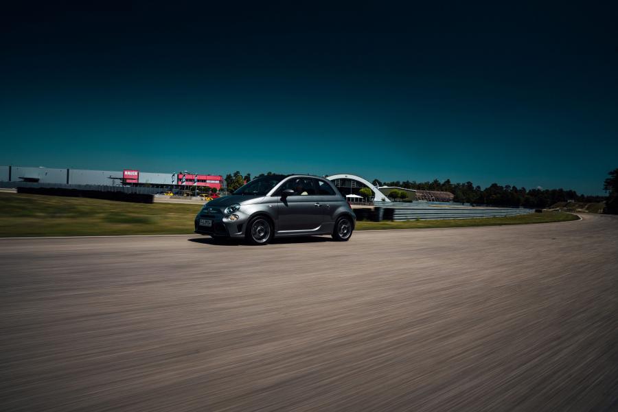  Abarth 595C (312) 2016 года  (WW) (фото 15 из 26)